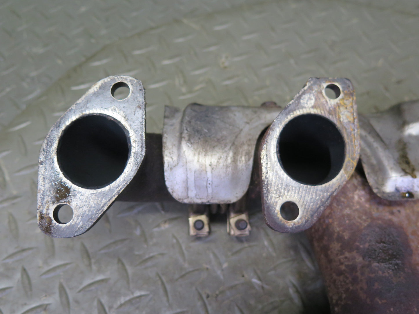 81-85 Mercedes R107 380SL M116.962 Right & Left Exhaust Manifold OEM