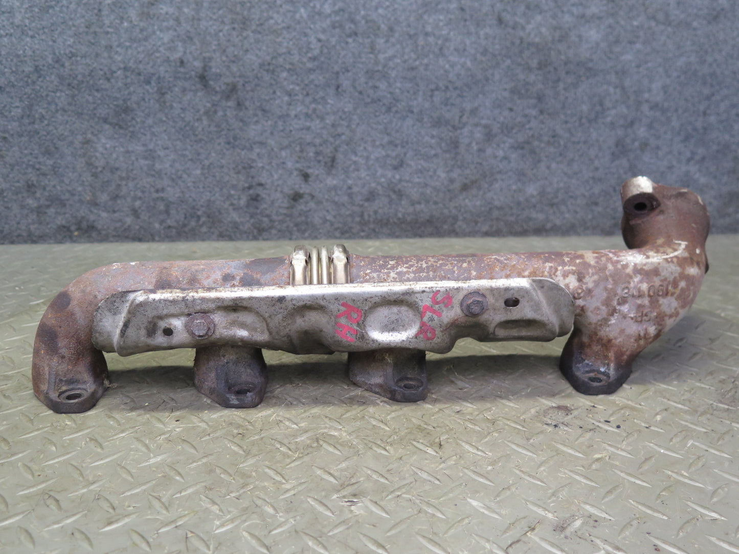 81-85 Mercedes R107 380SL M116.962 Right & Left Exhaust Manifold OEM