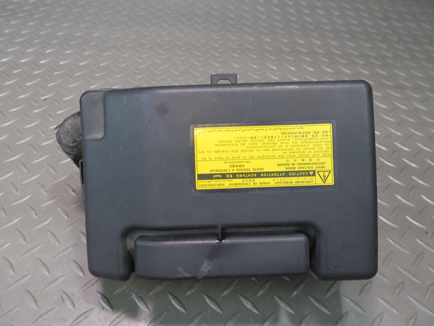 02-10 Lexus UZZ40L SC430 Engine Bay Fuse Relay Box OEM