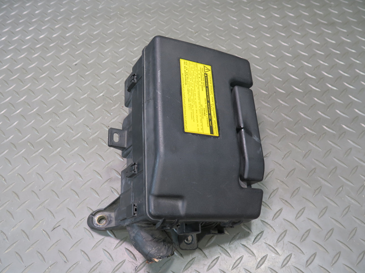 02-10 Lexus UZZ40L SC430 Engine Bay Fuse Relay Box OEM