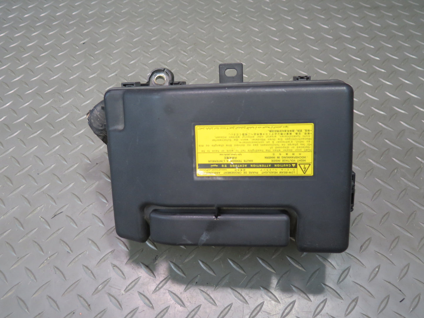 02-10 Lexus UZZ40L SC430 Engine Bay Fuse Relay Box OEM