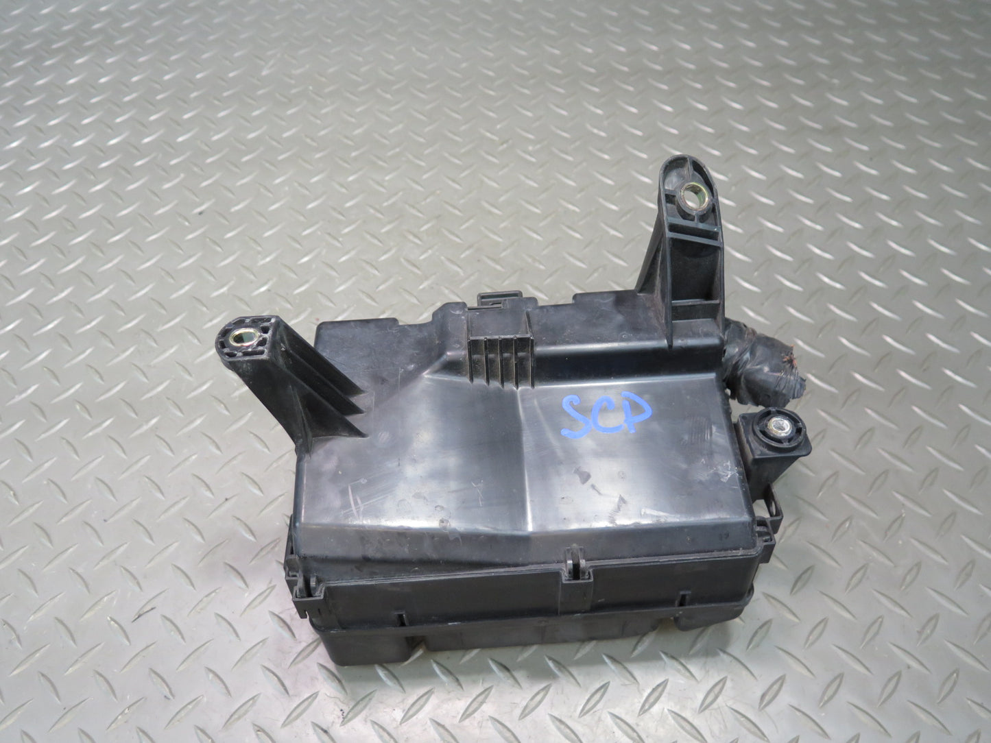 02-10 Lexus UZZ40L SC430 Engine Bay Fuse Relay Box OEM