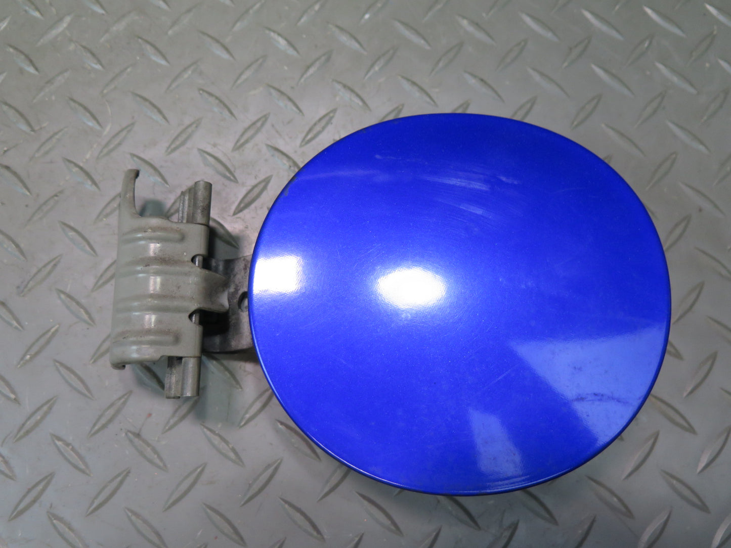 02-10 Lexus UZZ40L SC430 Fuel Tank Filler Door Lid Cover OEM