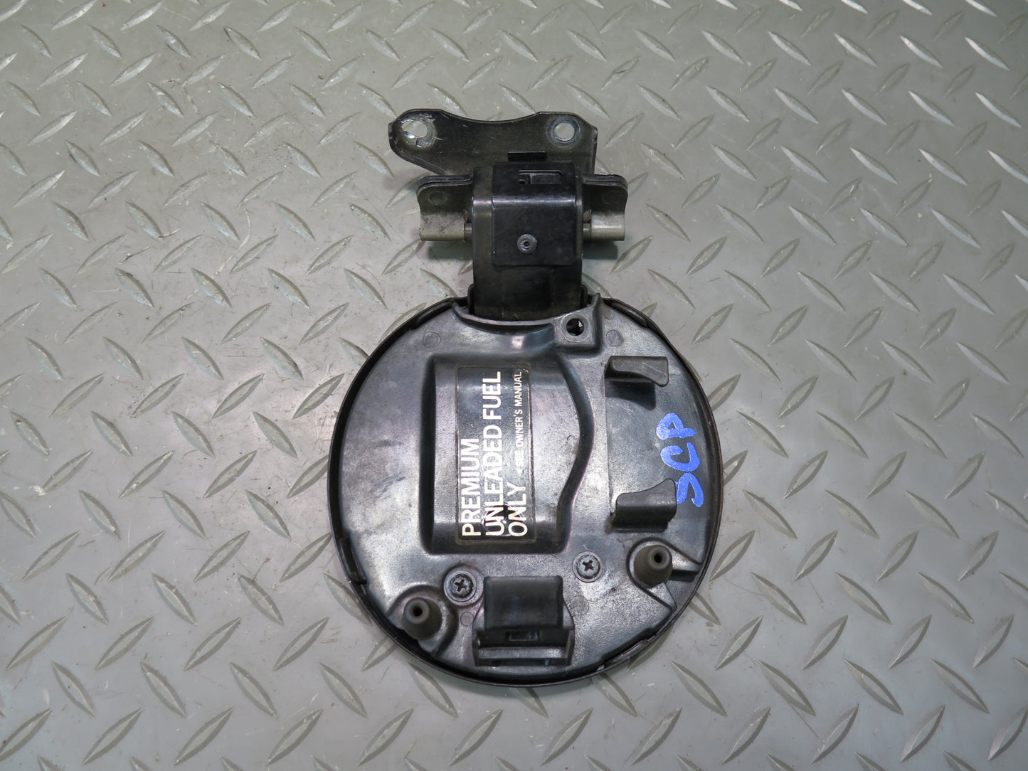 02-10 Lexus UZZ40L SC430 Fuel Tank Filler Door Lid Cover OEM