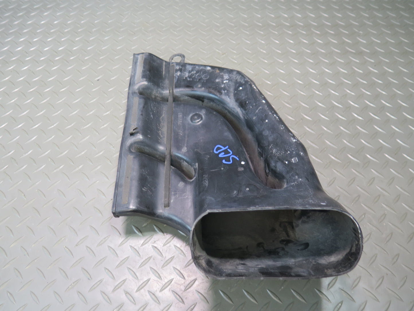 02-10 Lexus UZZ40L SC430 Air Intake Inlet Scoop Duct Tube 17751-50060 OEM