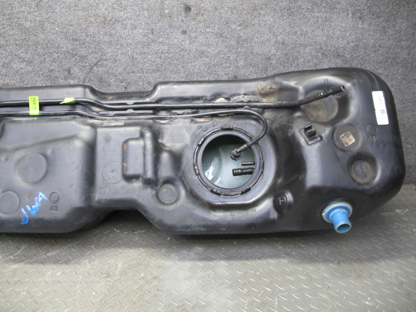 2018 Jeep Wrangler Unlimited JL 4-DOOR VIN X 6th Fuel Tank Unit 52030066AC OEM