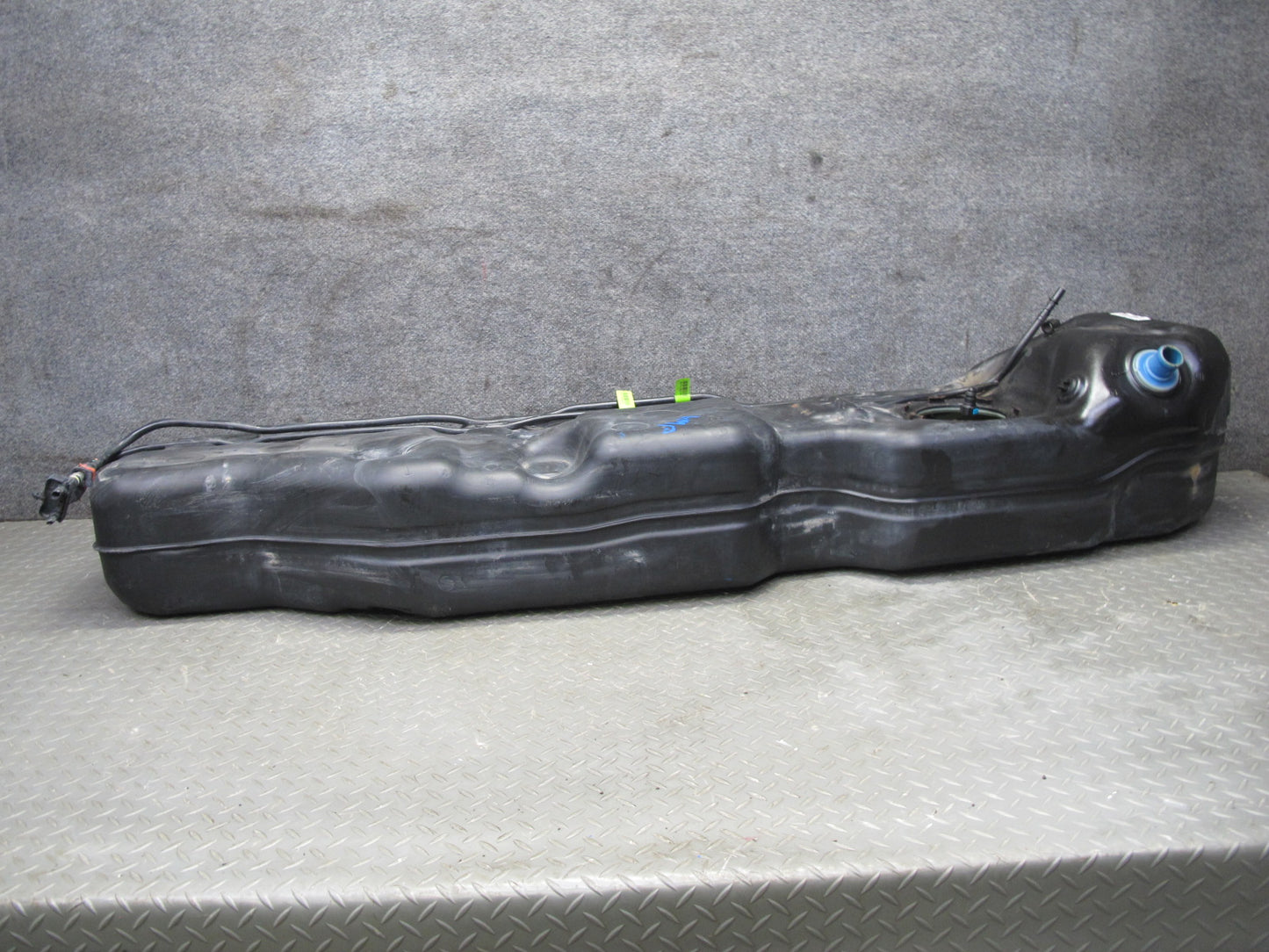 2018 Jeep Wrangler Unlimited JL 4-DOOR VIN X 6th Fuel Tank Unit 52030066AC OEM