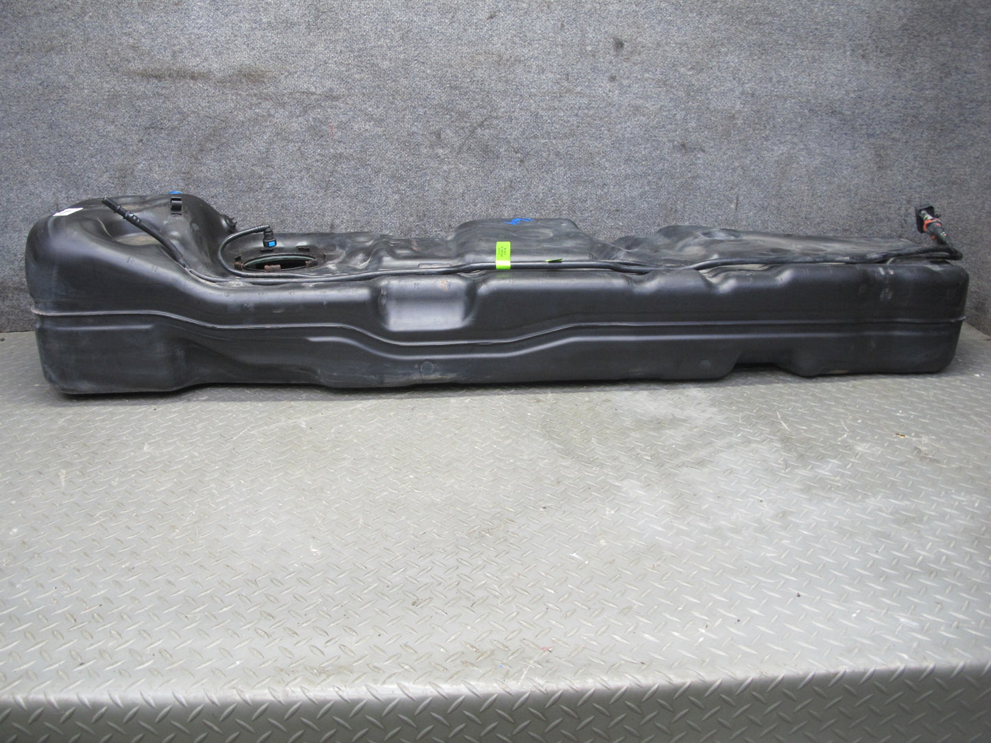 2018 Jeep Wrangler Unlimited JL 4-DOOR VIN X 6th Fuel Tank Unit 52030066AC OEM