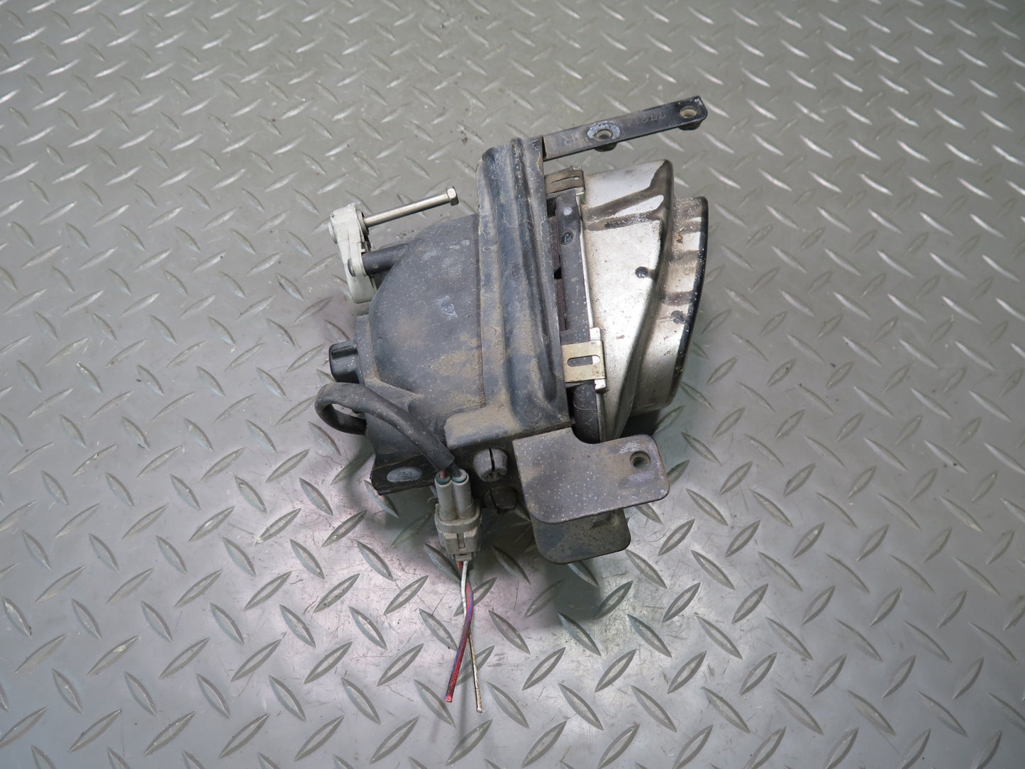 02-10 Lexus UZZ40L SC430 Front Right Fog Light Lamp OEM