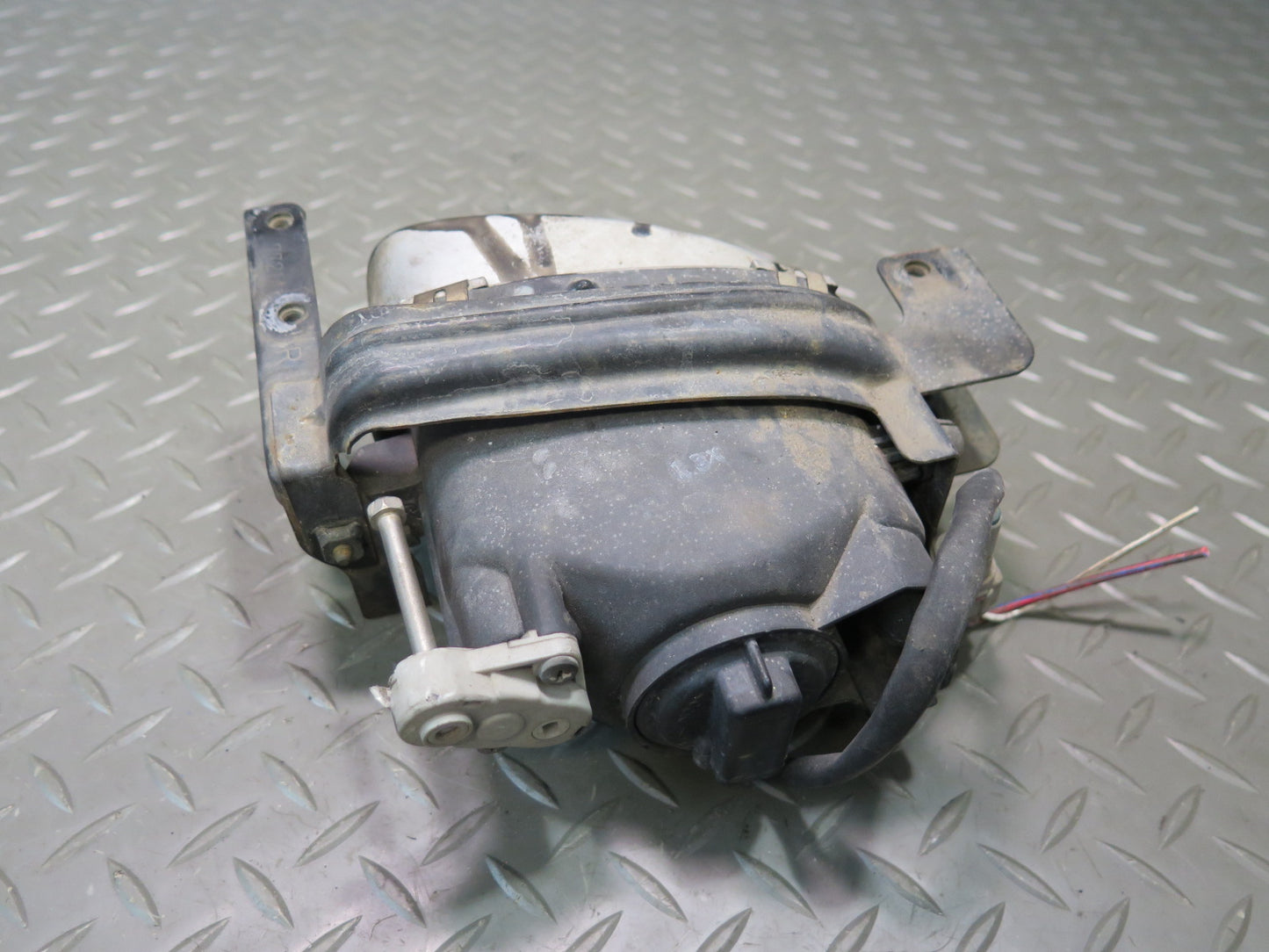 02-10 Lexus UZZ40L SC430 Front Right Fog Light Lamp OEM
