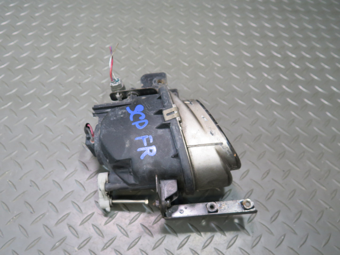 02-10 Lexus UZZ40L SC430 Front Right Fog Light Lamp OEM