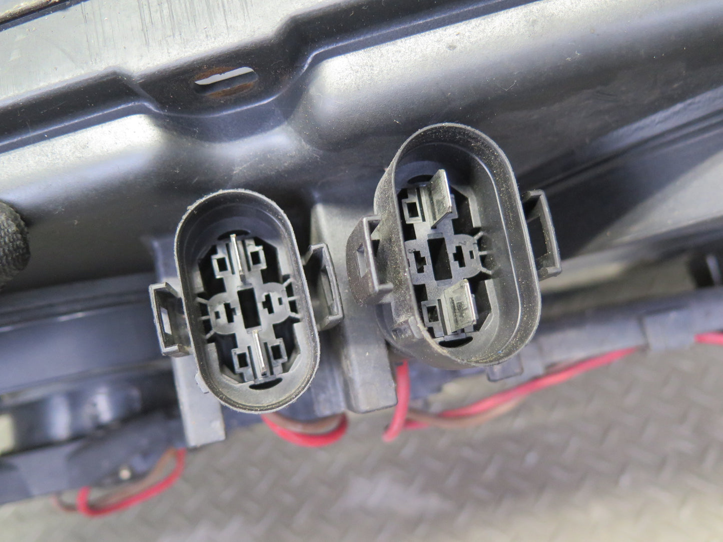 99-03 VW Eurovan T4 2.8L Engine Radiator Cooling Fan Motor Shroud 7D0121207 OEM