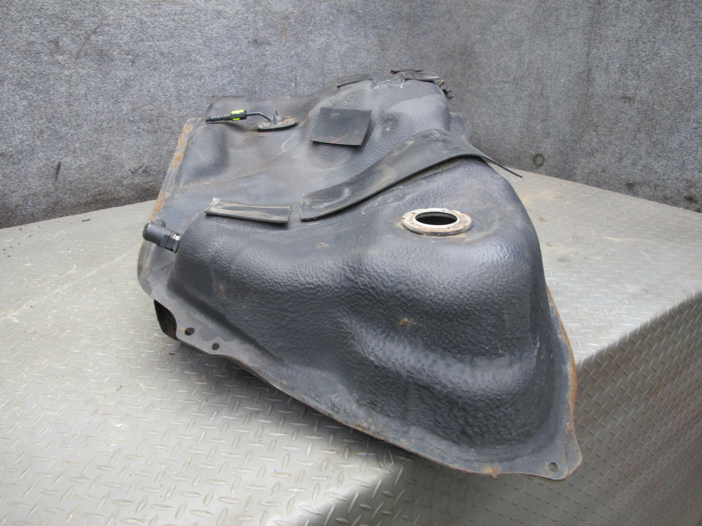 06-13 Lexus GSE20L IS350 IS250 Gas Fuel Tank w Heat Shield Assembly 87K OEM