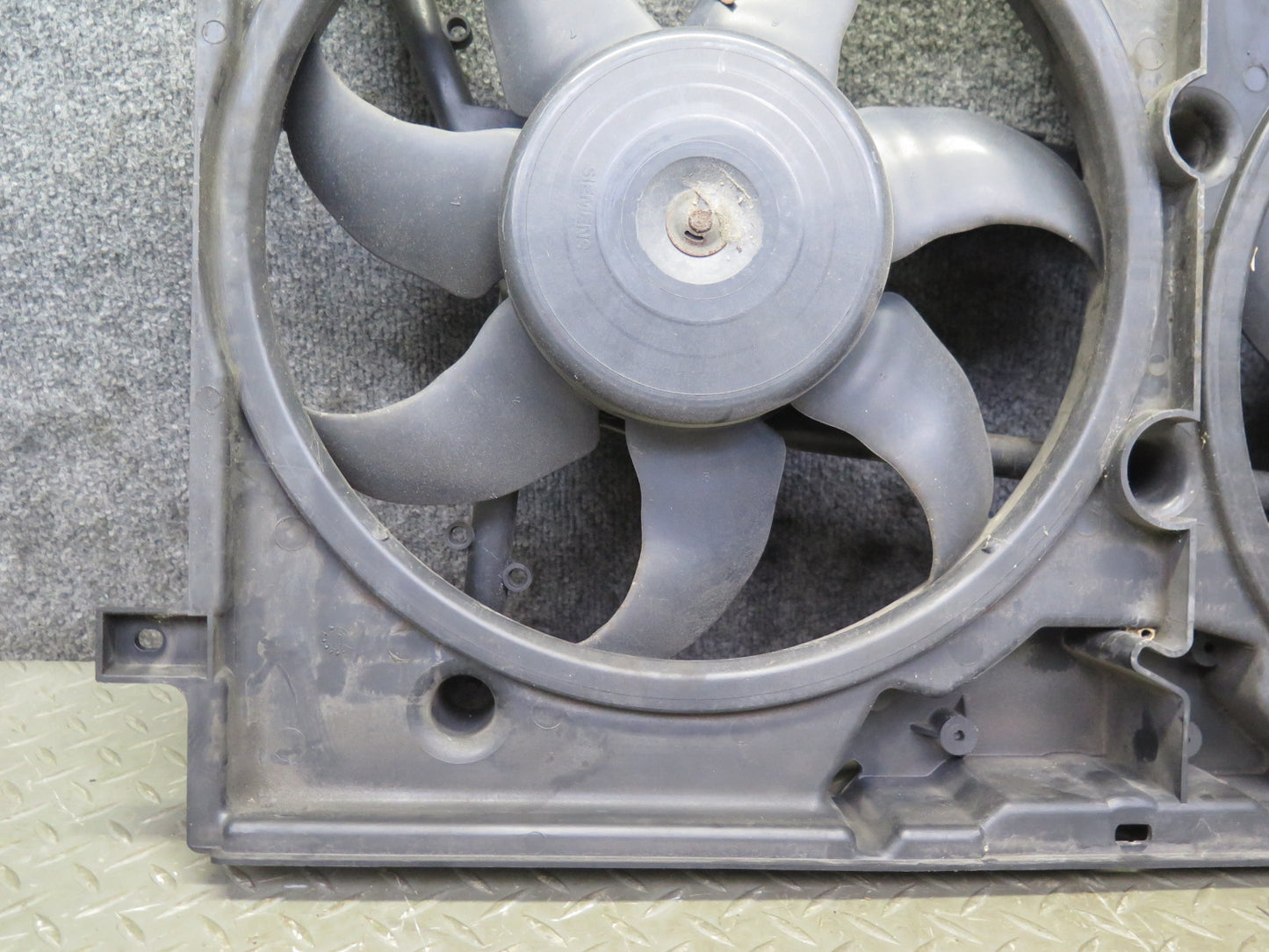 99-03 VW Eurovan T4 2.8L Engine Radiator Cooling Fan Motor Shroud 7D0121207 OEM