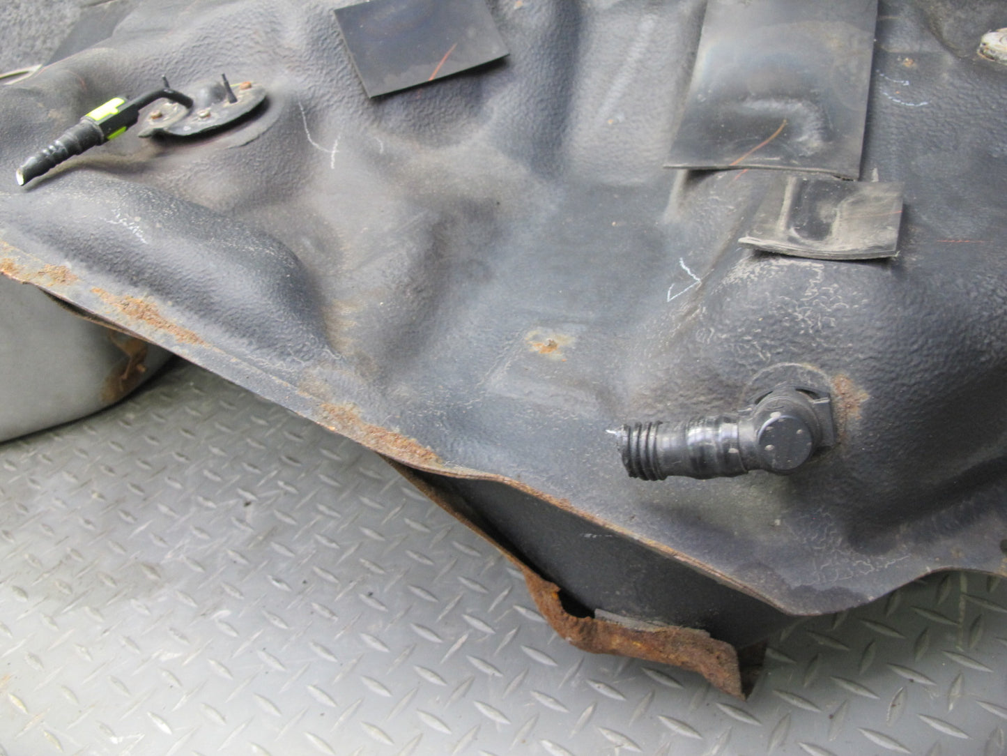 06-13 Lexus GSE20L IS350 IS250 Gas Fuel Tank w Heat Shield Assembly 87K OEM