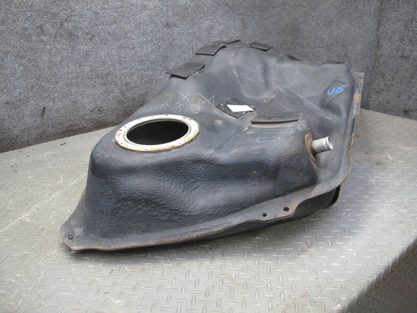 06-13 Lexus GSE20L IS350 IS250 Gas Fuel Tank w Heat Shield Assembly 87K OEM