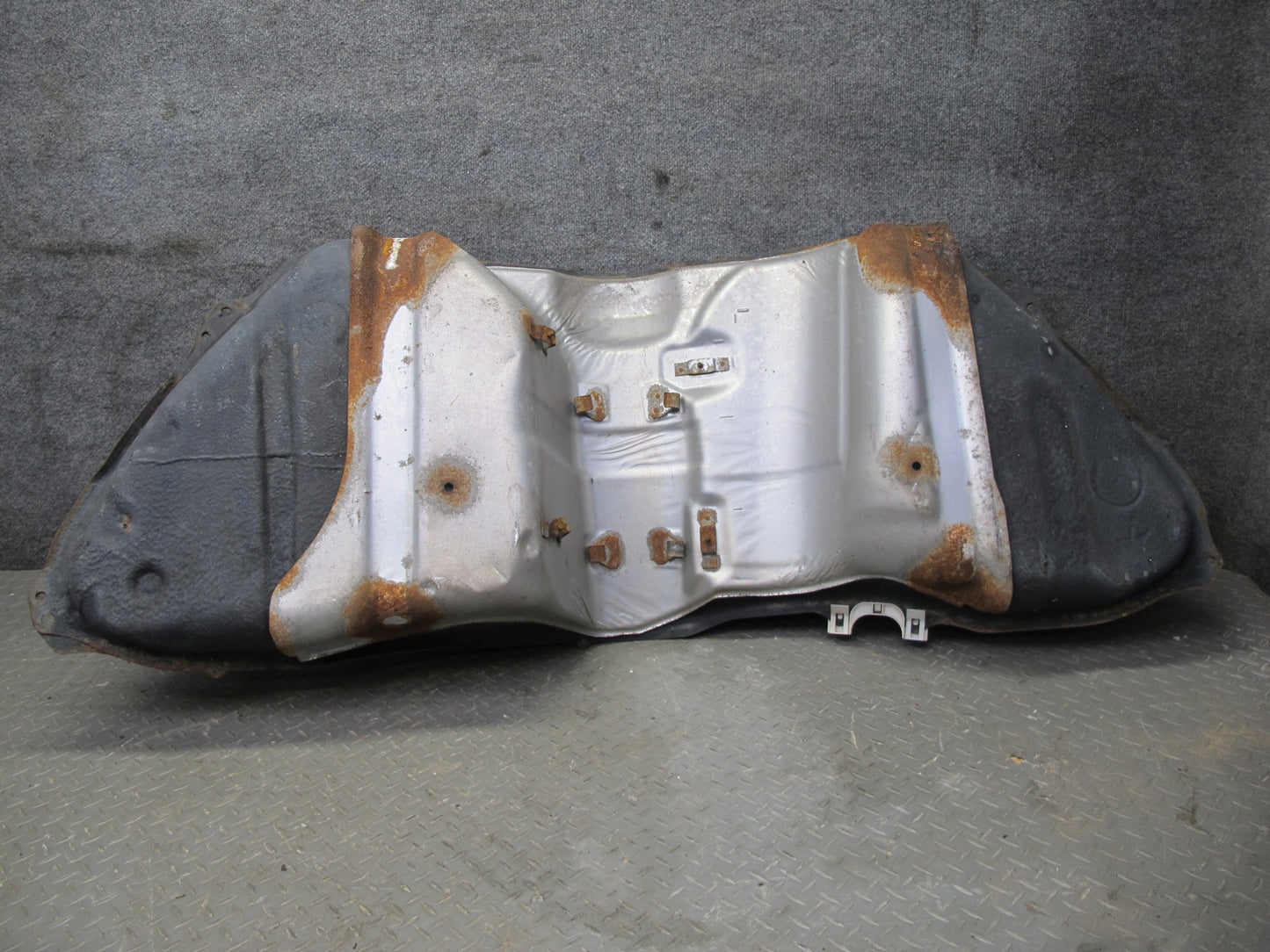 06-13 Lexus GSE20L IS350 IS250 Gas Fuel Tank w Heat Shield Assembly 87K OEM