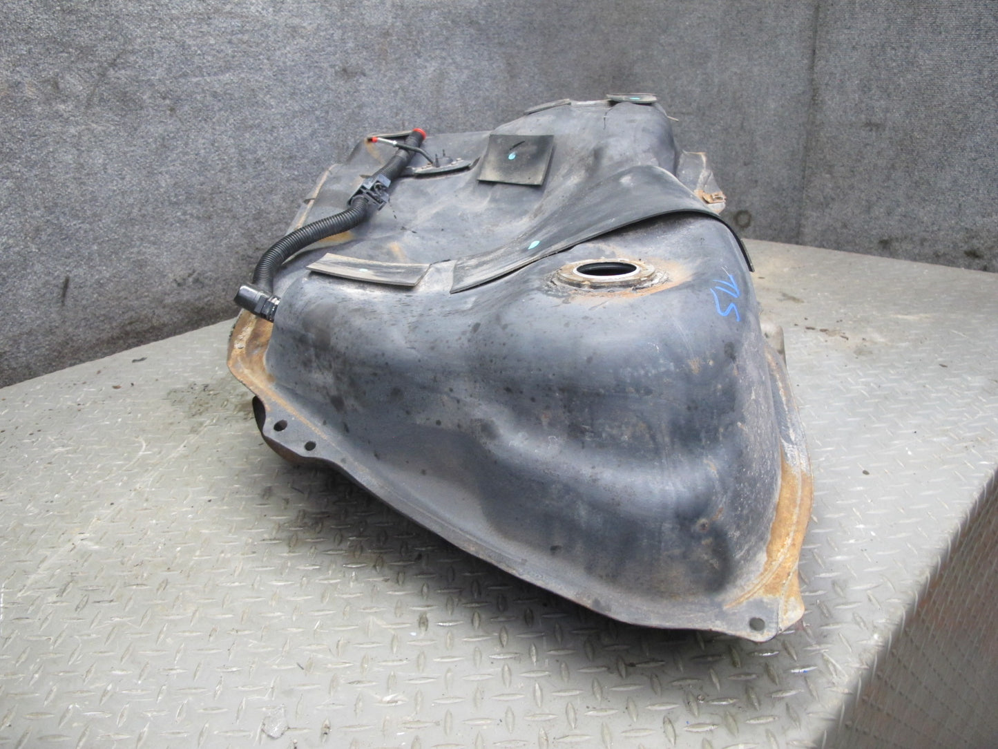 2008 Lexus USE20L Is-f Fuel Tank Reservoir w Heat Shield Assembly OEM