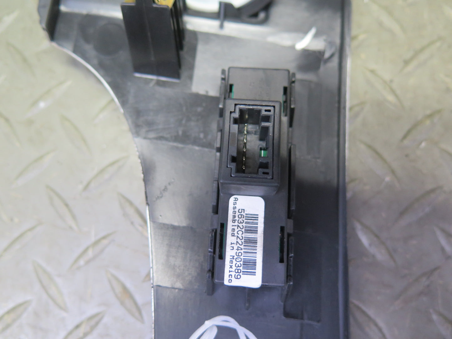 2013-2014 Cadillac Escalade Platinum Dash Console Storage Wood Trim Panel Set