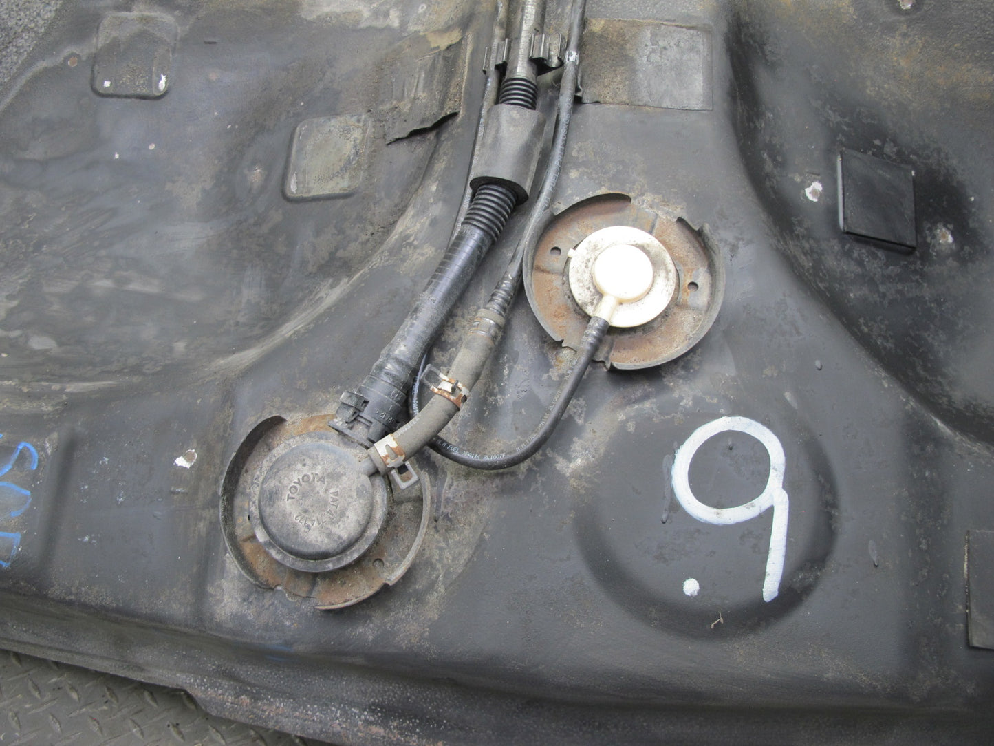 02-05 Lexus Z40 SC430 Gas Fuel Tank Assembly OEM