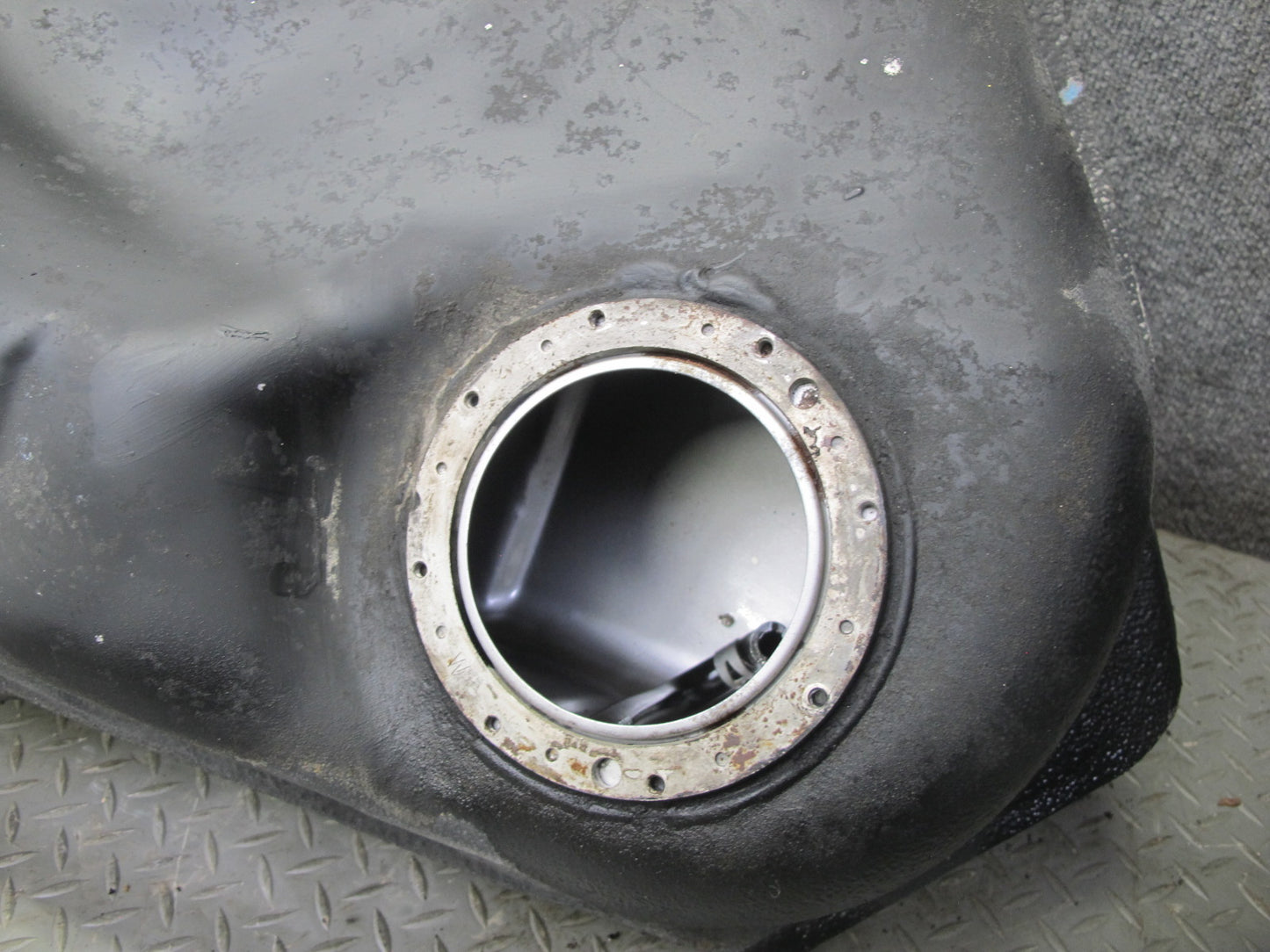 02-05 Lexus Z40 SC430 Gas Fuel Tank Assembly OEM