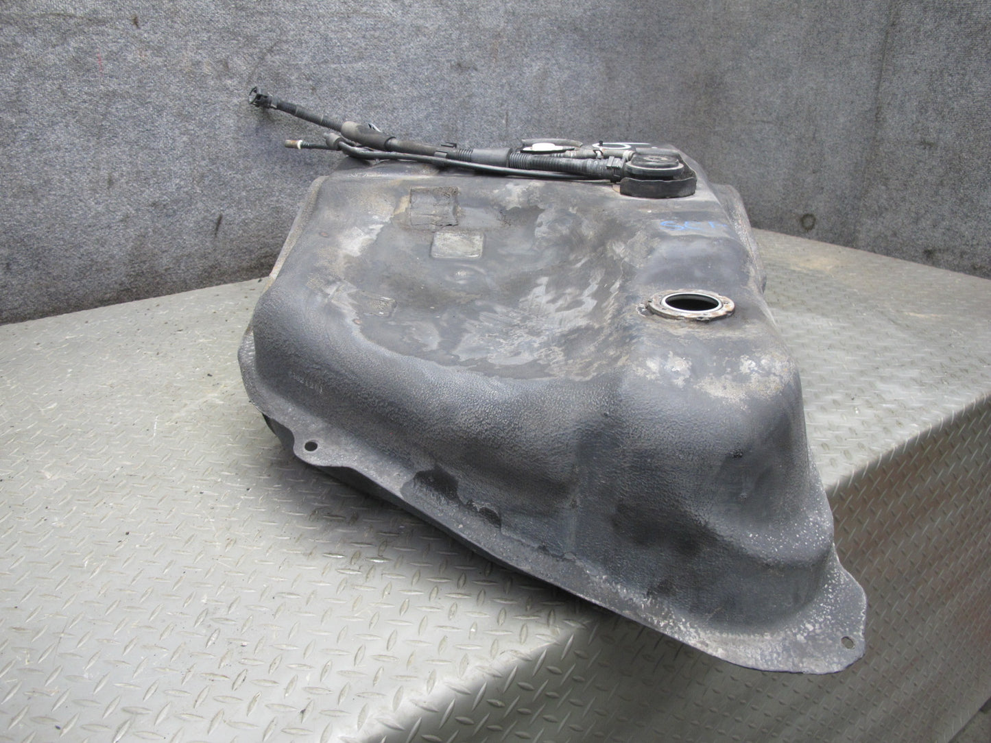 02-05 Lexus Z40 SC430 Gas Fuel Tank Assembly OEM
