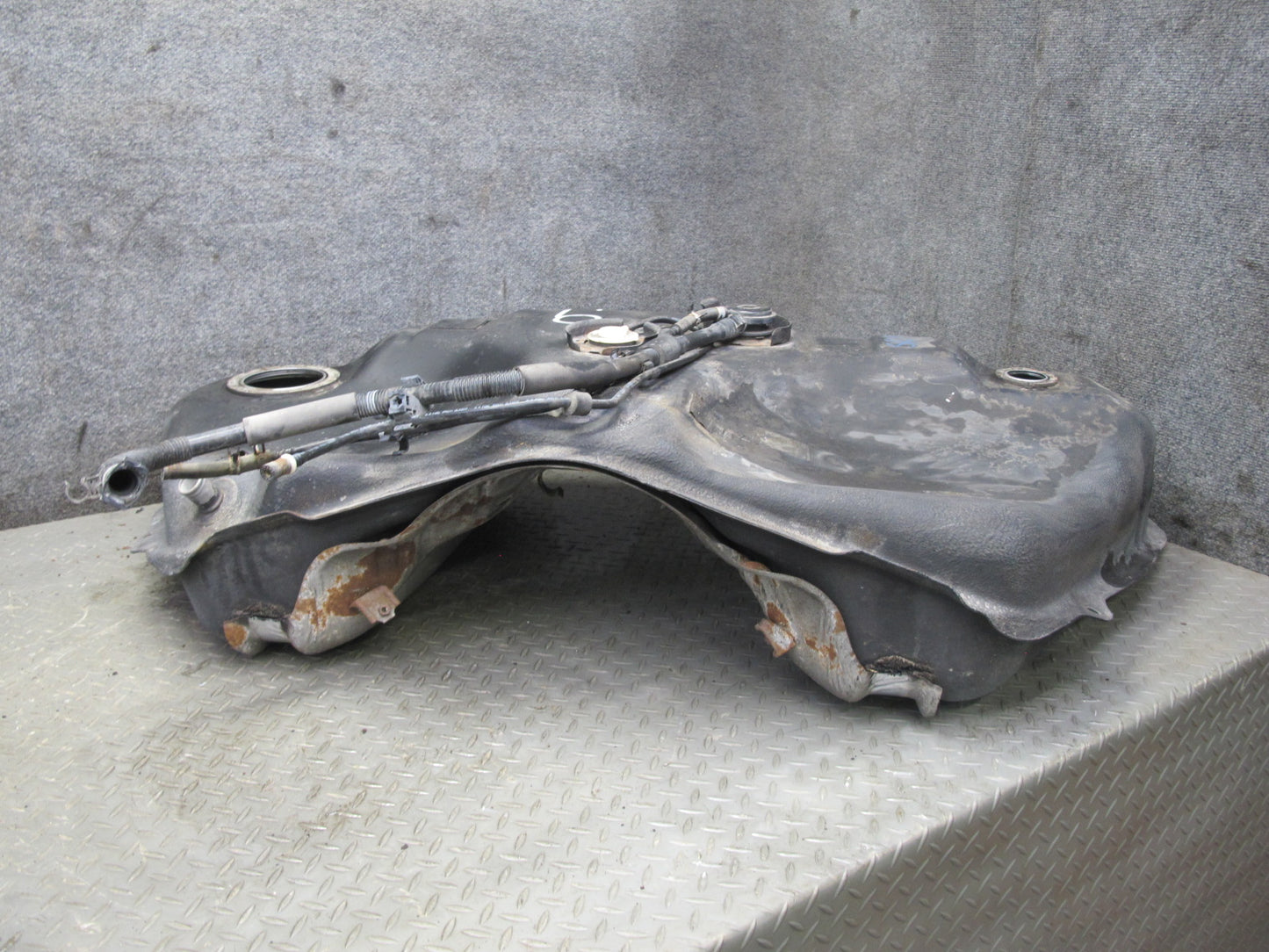 02-05 Lexus Z40 SC430 Gas Fuel Tank Assembly OEM