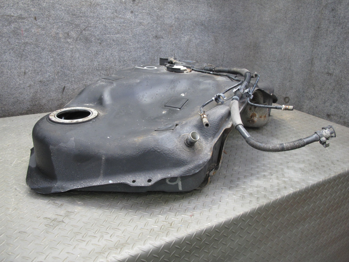 02-05 Lexus Z40 SC430 Gas Fuel Tank Assembly OEM