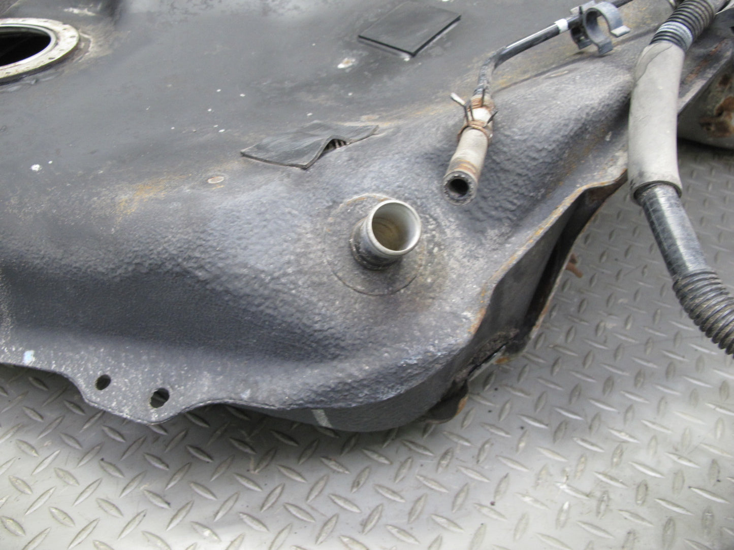 02-05 Lexus Z40 SC430 Gas Fuel Tank Assembly OEM