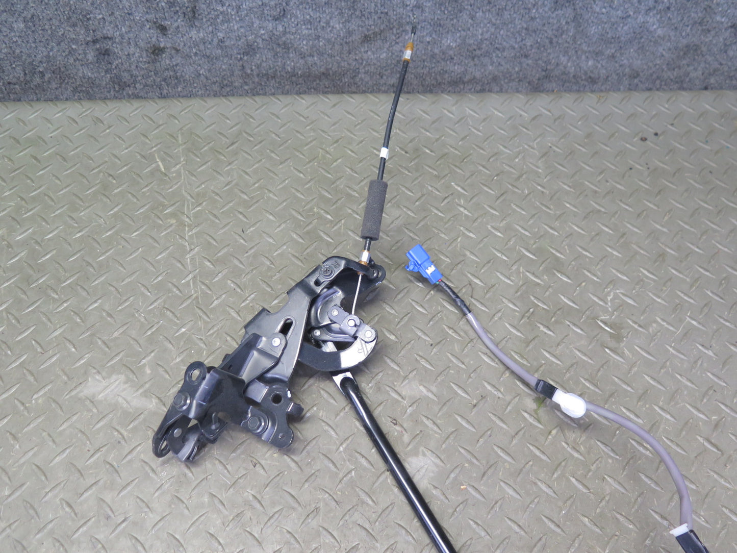 10-13 Lexus IS350 IS250 Convertible Rear Trunk Roof Lock Latch Motor Assy OEM