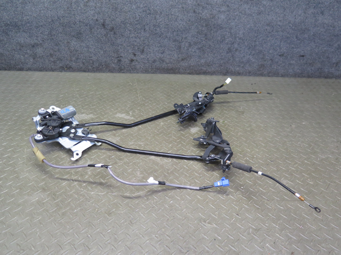 10-13 Lexus IS350 IS250 Convertible Rear Trunk Roof Lock Latch Motor Assy OEM