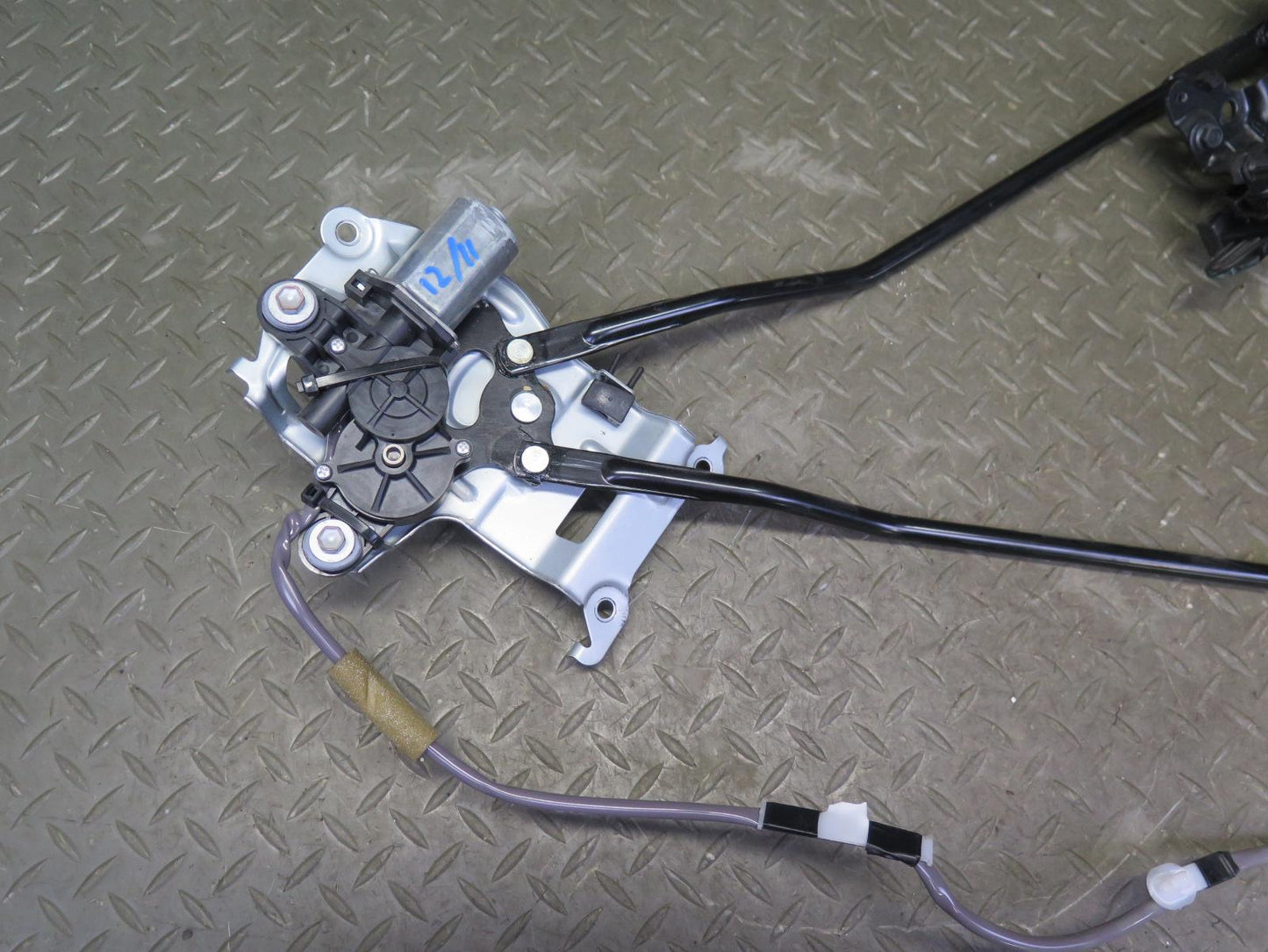 10-13 Lexus IS350 IS250 Convertible Rear Trunk Roof Lock Latch Motor Assy OEM