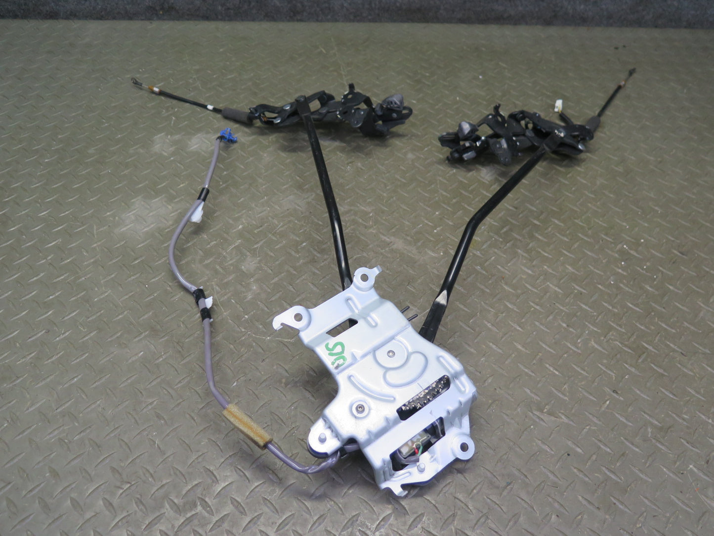 10-13 Lexus IS350 IS250 Convertible Rear Trunk Roof Lock Latch Motor Assy OEM