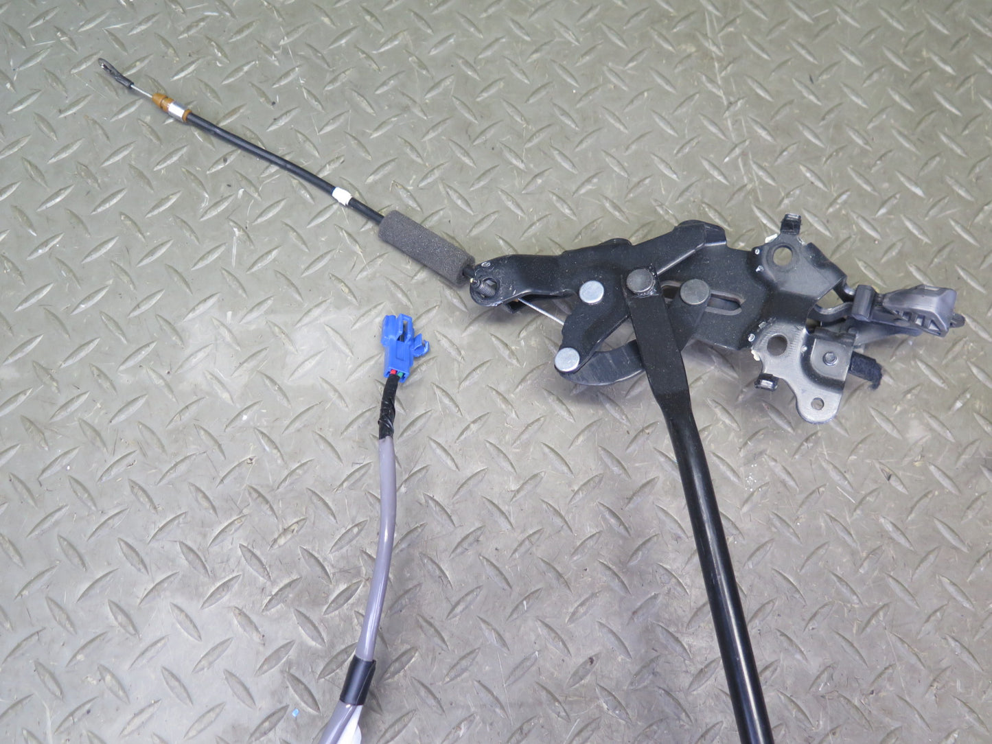 10-13 Lexus IS350 IS250 Convertible Rear Trunk Roof Lock Latch Motor Assy OEM