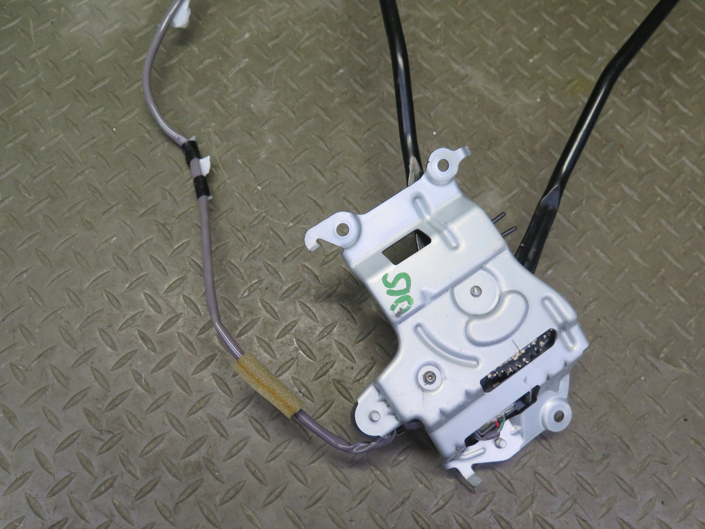 10-13 Lexus IS350 IS250 Convertible Rear Trunk Roof Lock Latch Motor Assy OEM