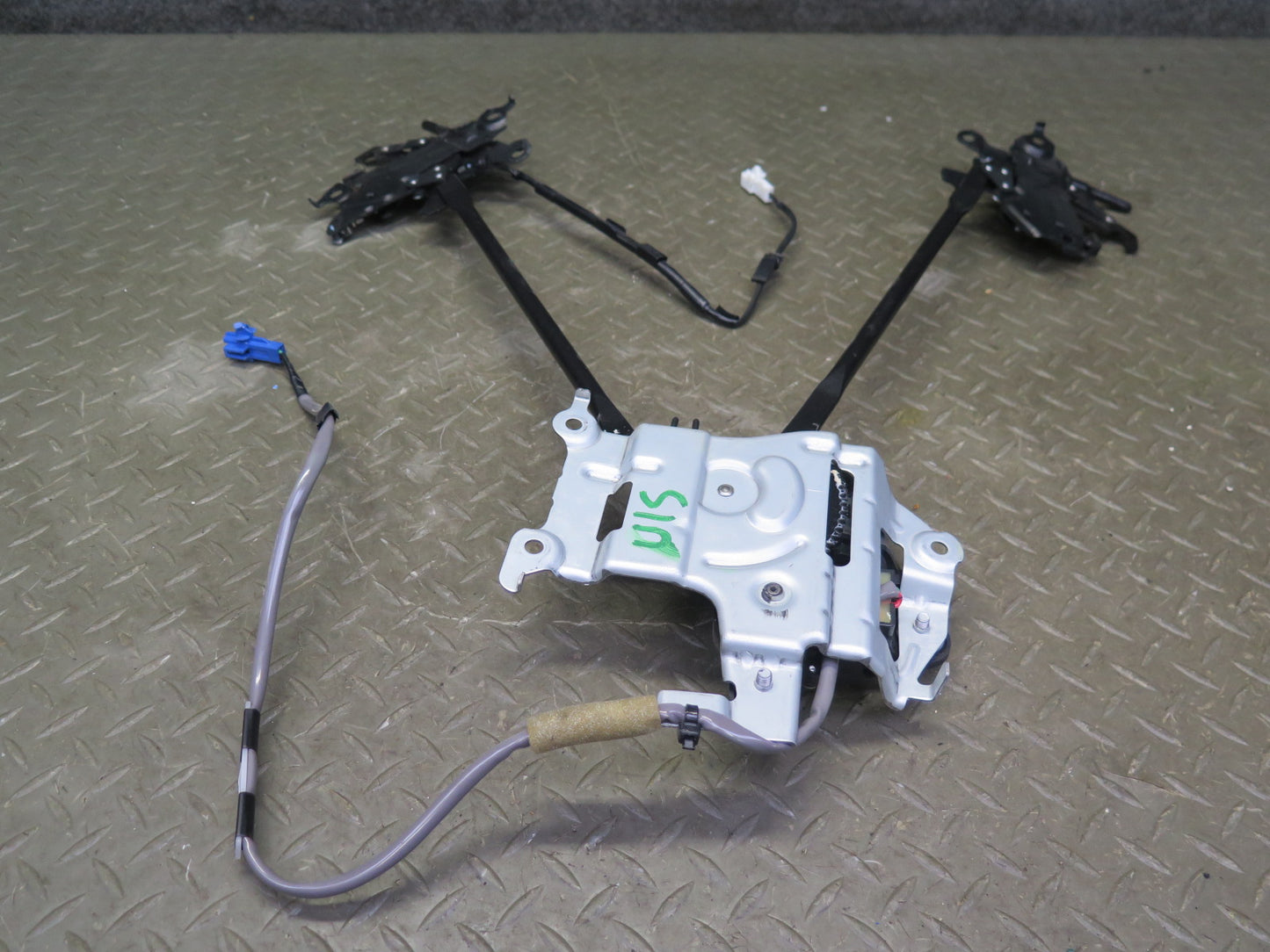 10-13 Lexus IS350 IS250 Convertible Front Trunk Roof Lock Latch Motor Assy OEM