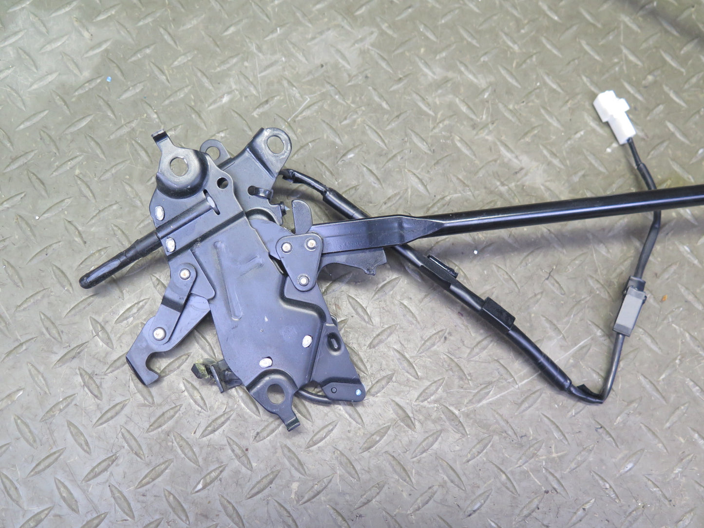 10-13 Lexus IS350 IS250 Convertible Front Trunk Roof Lock Latch Motor Assy OEM