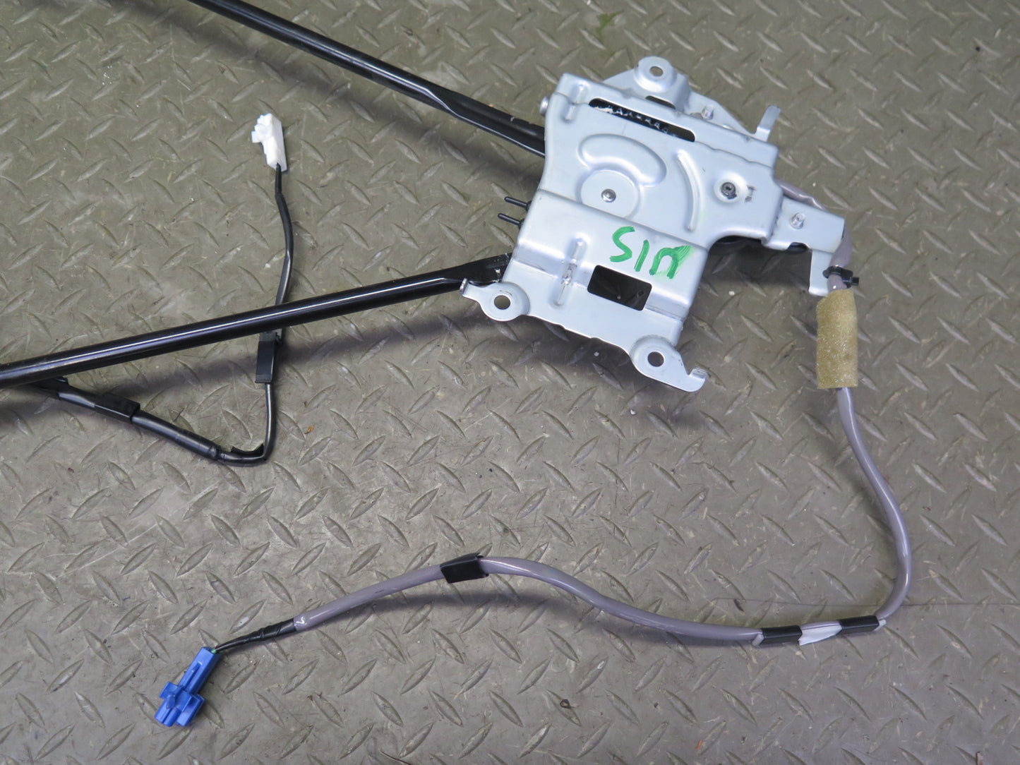 10-13 Lexus IS350 IS250 Convertible Front Trunk Roof Lock Latch Motor Assy OEM