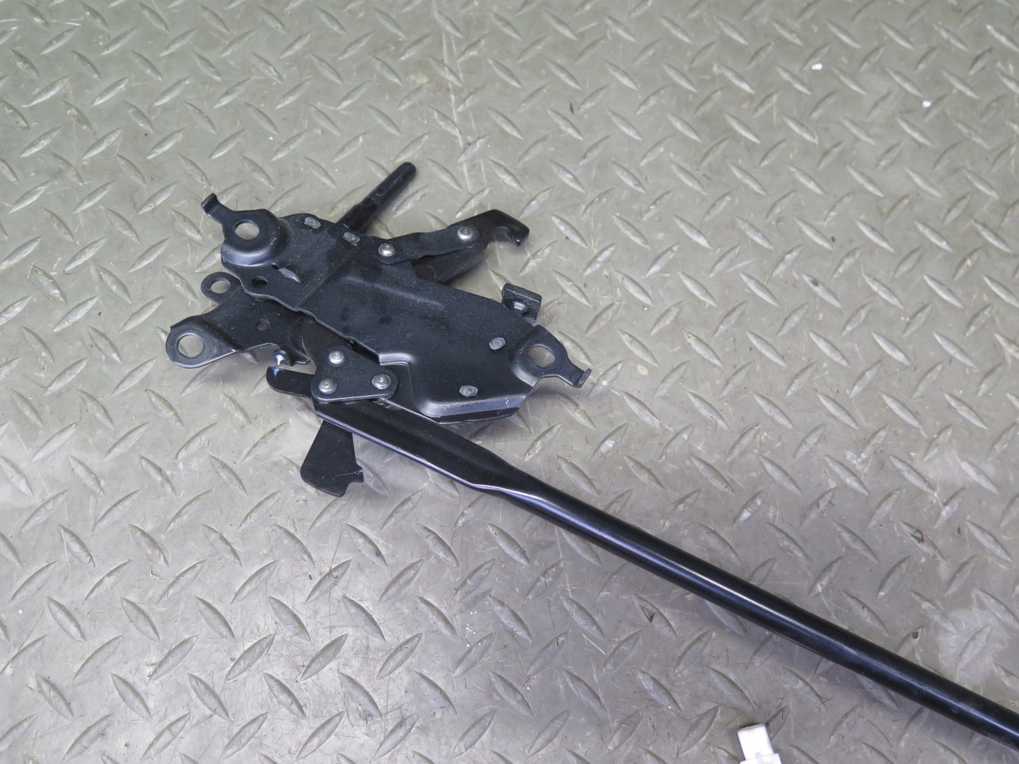 10-13 Lexus IS350 IS250 Convertible Front Trunk Roof Lock Latch Motor Assy OEM