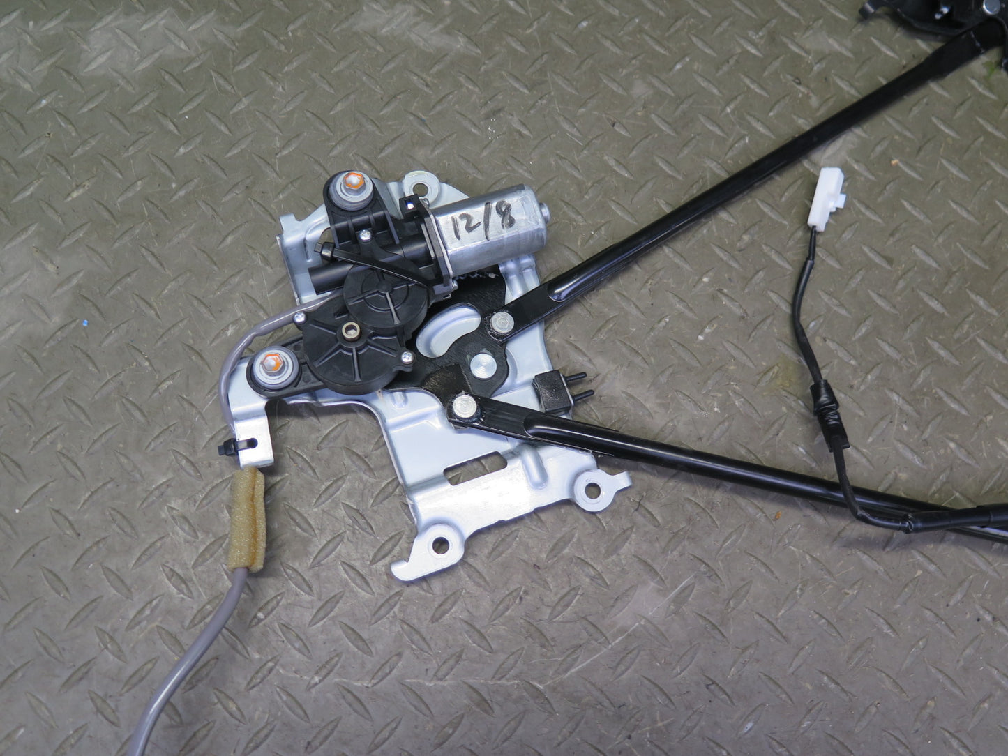 10-13 Lexus IS350 IS250 Convertible Front Trunk Roof Lock Latch Motor Assy OEM