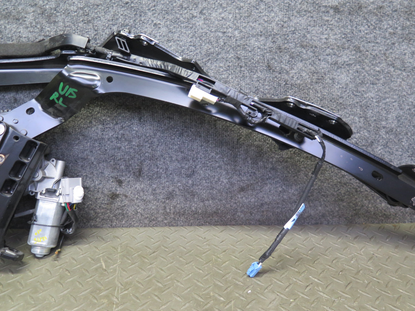 10-13 Lexus IS350 IS250 Convert Set of 2 Rear Electric TOP Roof Motor Hinge OEM