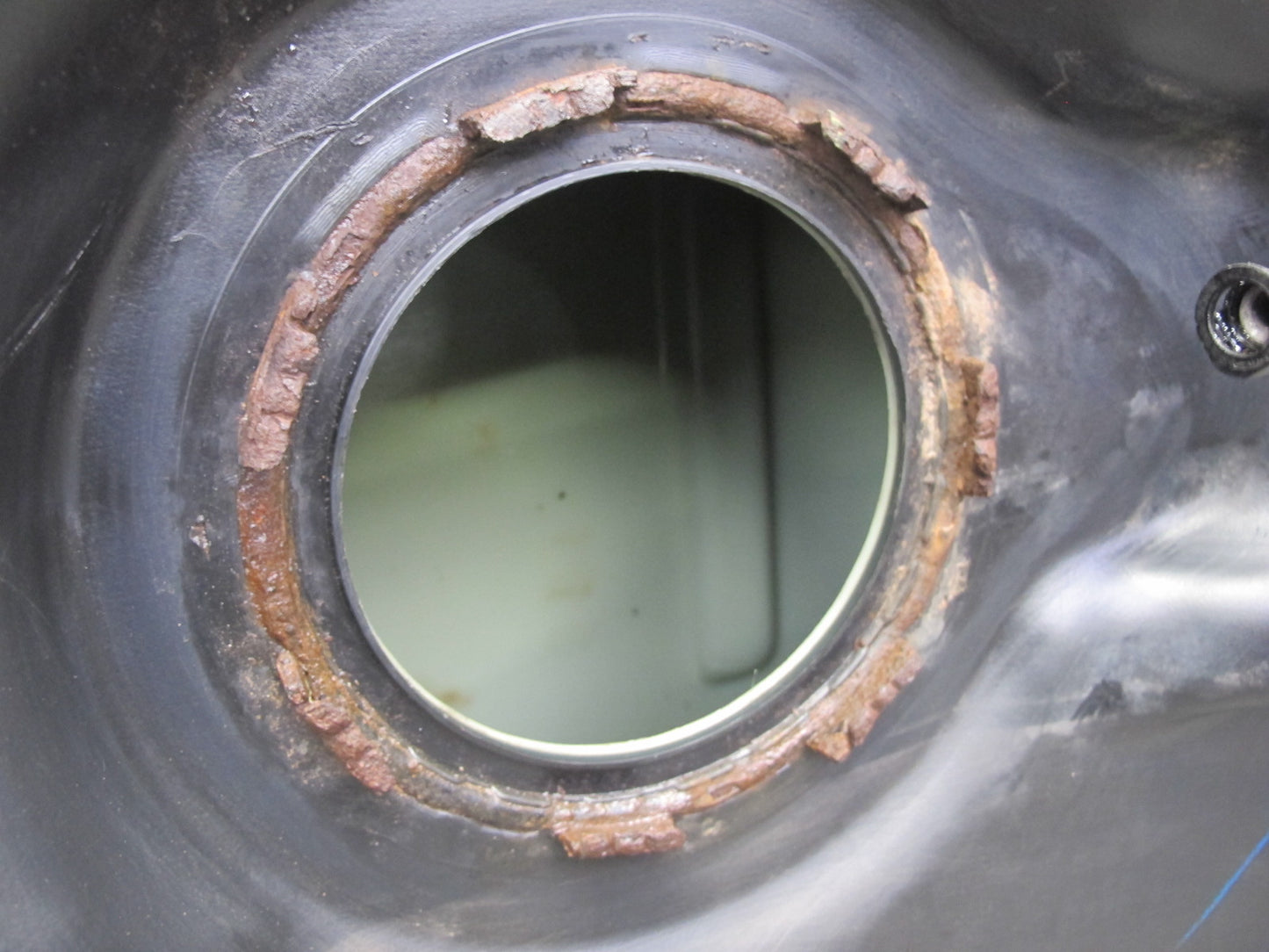 2009-2014 Cadillac Escalade Gas Fuel Tank Unit w Heat Shield 15823276