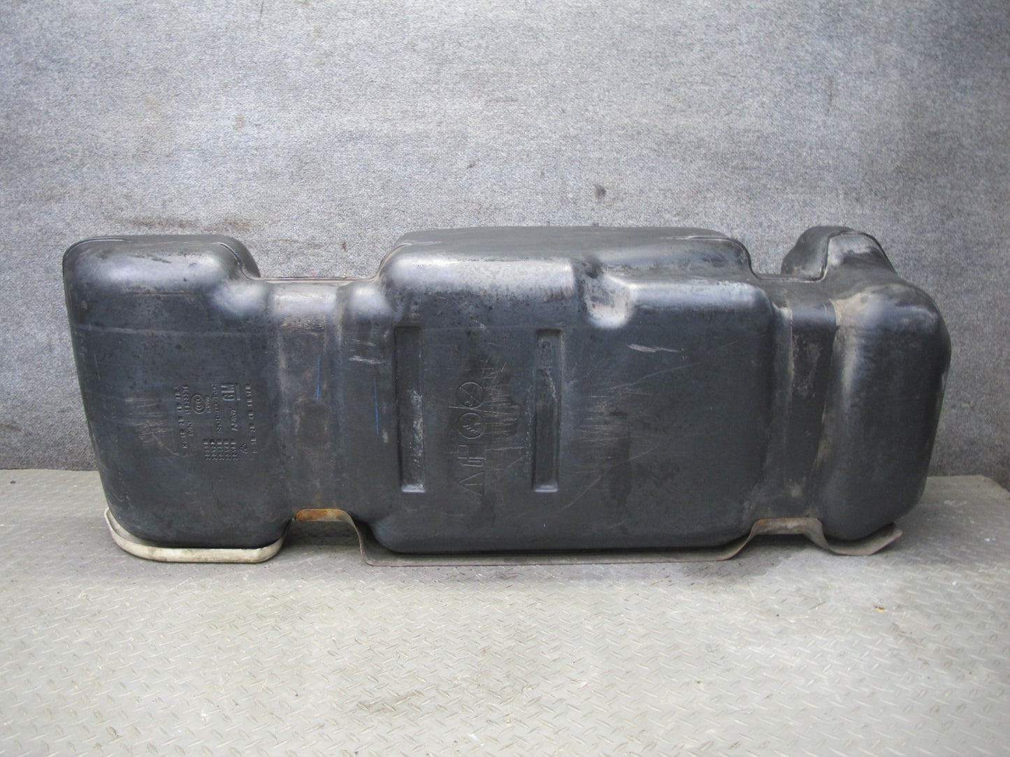 2009-2014 Cadillac Escalade Gas Fuel Tank Unit w Heat Shield 15823276