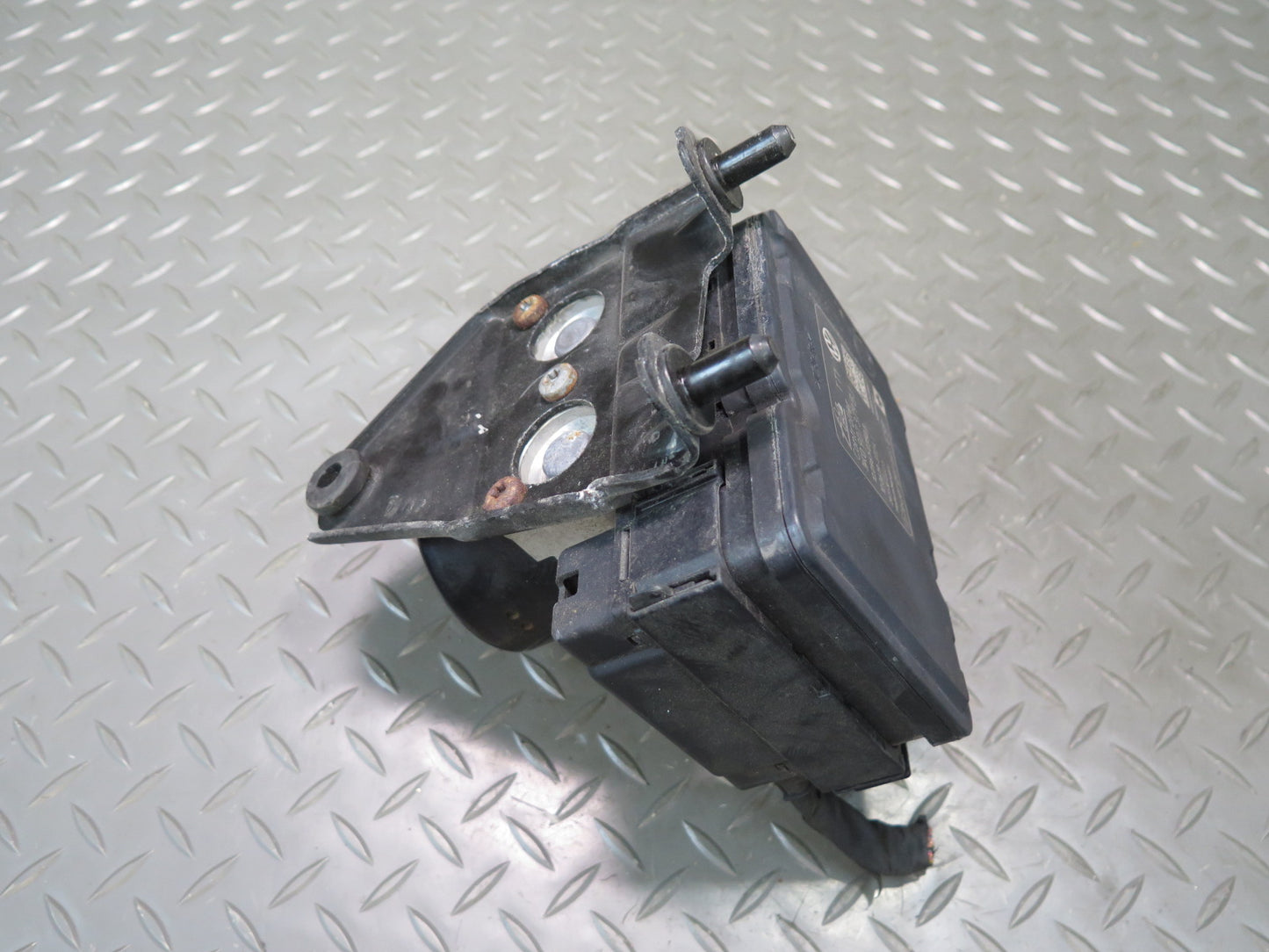 2012 VW Golf R MK6 Anti Lock Brake ABS Pump Module w Bracket 1K0614517DJ OEM