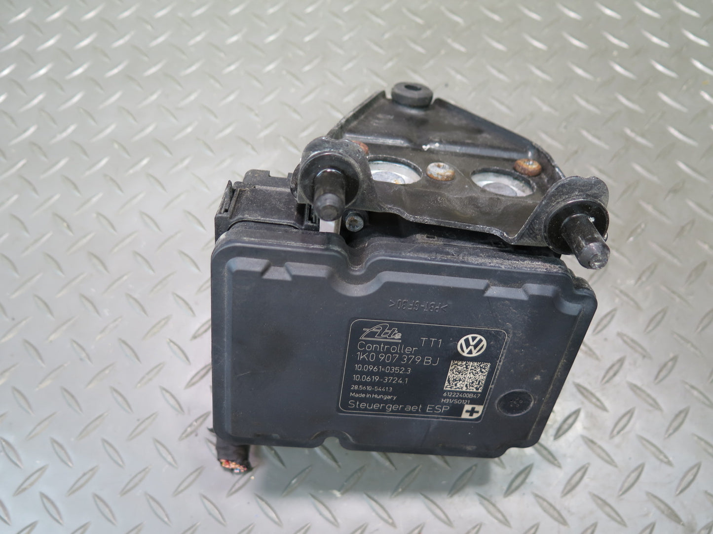 2012 VW Golf R MK6 Anti Lock Brake ABS Pump Module w Bracket 1K0614517DJ OEM