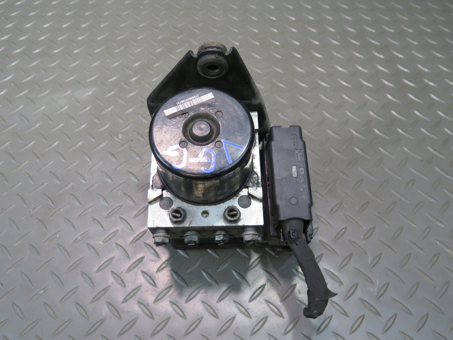 2012 VW Golf R MK6 Anti Lock Brake ABS Pump Module w Bracket 1K0614517DJ OEM