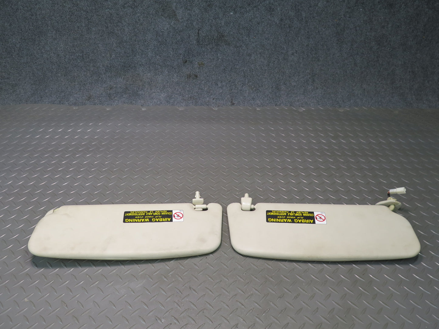 02-05 Lexus UZZ40L SC430 Set of 2 Front Left & Right Sun Visor OEM