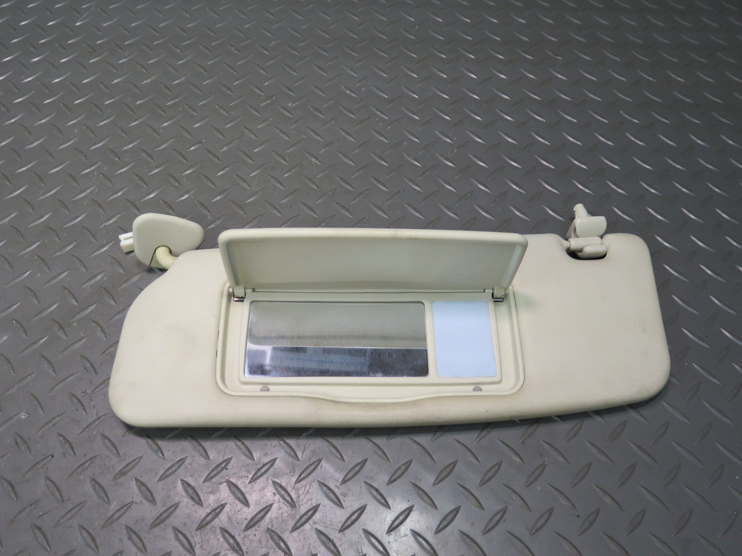 02-05 Lexus UZZ40L SC430 Set of 2 Front Left & Right Sun Visor OEM