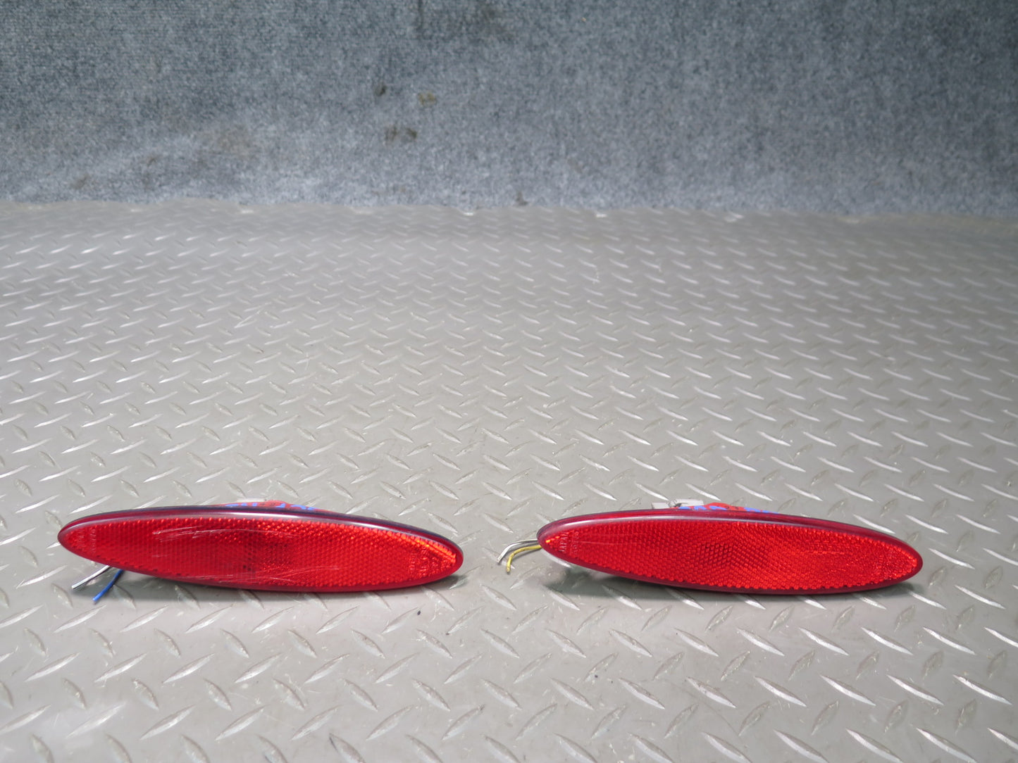 02-10 Lexus UZZ40L SC430 Set of 2 Rear Left & Right Side Marker Light Lamp OEM