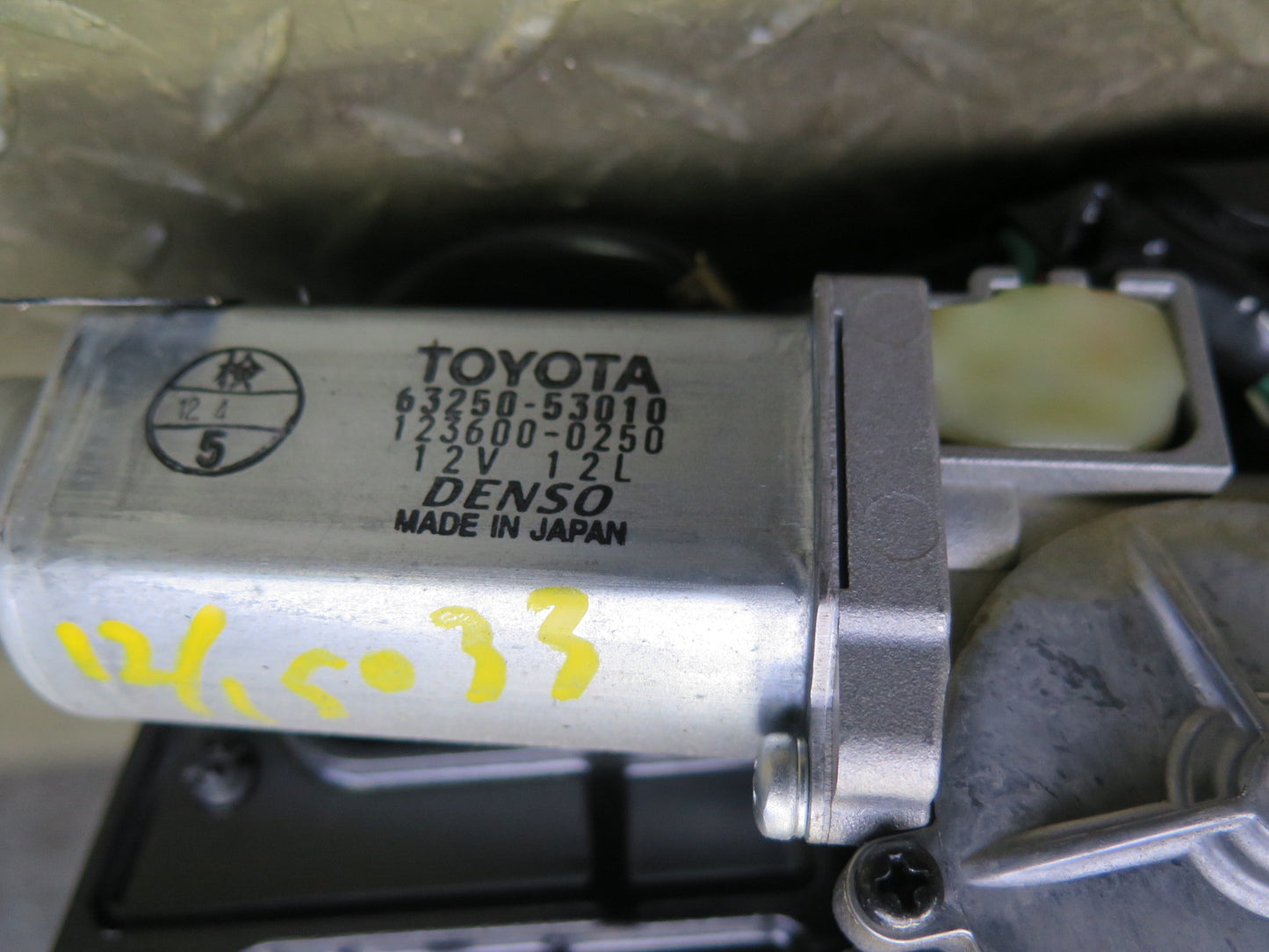 10-13 Lexus GSE20L IS350 IS250 Convertible Rear Left Trunk Lid Hinge w Motor OEM